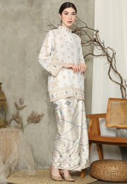 BW Sumba Ikat HC neck Sarung Set