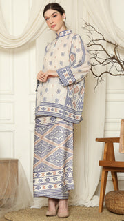 Ivory Ikat HC neck Sarung Set